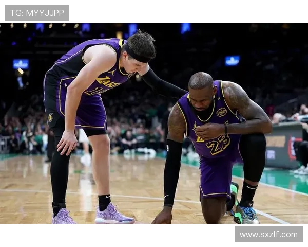 詹姆斯带领湖人迎战雄鹿，浓眉伤势恢复良好状态回归助力球队