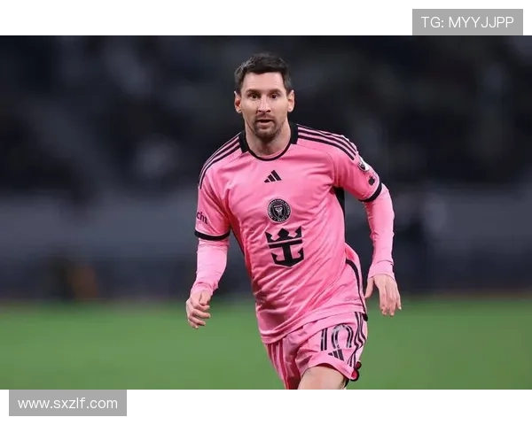 足球盛宴：梅西创纪录新篇章 巴萨惊险逆转巴黎晋级欧冠16强